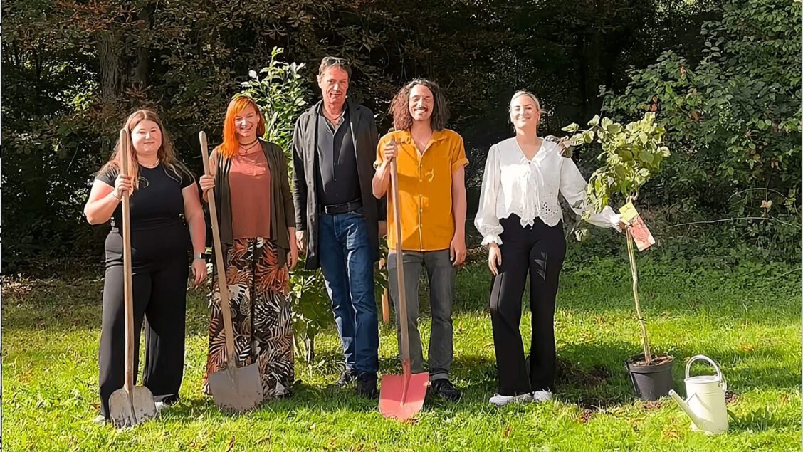 Das Team von Bensing & Reith bei der Baumpflanz-Challenge.